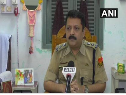 24 Bangladeshis with suspected terror links held in Tripura railway station | त्रिपुराः रेलवे स्टेशन से 24 संदिग्ध बांग्लादेशियों को किया गिरफ्तार 24 Bangladeshis with suspected terror links held in Tripura railway station | त्रिपुराः रेलवे स्टेशन से 24 संदिग्ध बांग्लादेशियों को किया गिरफ्तार