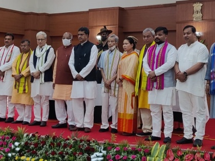 tripura bjp 11 MLAs take oath cabinet ministers Raj Bhavan in Agartala cm manik saha see list | त्रिपुराः बीजेपी के 9 और आईपीएफटी के दो विधायकों ने मंत्री पद की शपथ ली, यहां देखें मंत्रिमंडल लिस्ट