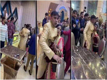 up crime news ghaziabad groom beaten by bride family as he demand rs 10 lakh before nikah video viral | कई शादियां करने वाले दुल्हे ने निकाह से पहले रखी 10 लाख रुपए कैश की मांग, फिर जो हुआ वीडियो हुआ वायरल