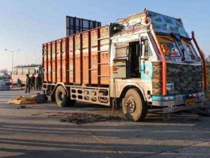 haryana-3-dead-11-injured-as-truck-runs-over-migrant-labourers | हरियाणा: सड़क किनारे सो रहे 18 मजदूरों पर चढ़ी ट्रक, तीन की मौत, 11 अन्य घायल, ट्रक चालक मौके से फरार