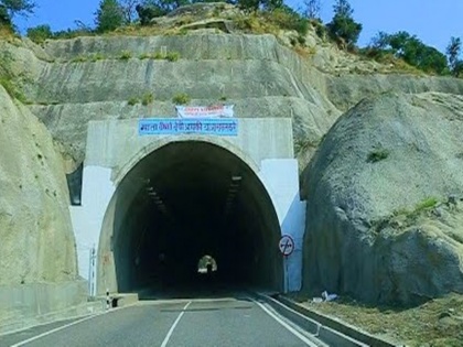 tunnels in Jammu and Kashmir will prove to be a rare example of engineering | इंजीनियरिंग का नायाब नमूना साबित होंगी जम्मू कश्मीर में तीन सुरंगें, जानें खासियत