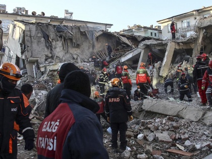 Turkey Earthquake 17-year-old girl survives after defeating death rescued from debris after 248 hours | तुर्की भूकंप: मौत को मात देकर 17 वर्षीय युवती बची जिंदा, बचाव दल ने 248 घंटे बाद मलबे से निकाला सुरक्षित