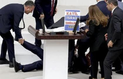 watch Israel-Hamas War Turkish Parliamentarian Suffers Heart Attack Condemning Israel’s War on Gaza Hasan Bitmez member Grand National Assembly see video | Israel-Hamas War: गाजा पर इजरायल युद्ध की निंदा कर तुर्किए सांसद को दिल का दौरा पड़ा, घटना कैमरे में कैद, देखें वायरल वीडियो watch Israel-Hamas War Turkish Parliamentarian Suffers Heart Attack Condemning Israel’s War on Gaza Hasan Bitmez member Grand National Assembly see video | Israel-Hamas War: गाजा पर इजरायल युद्ध की निंदा कर तुर्किए सांसद को दिल का दौरा पड़ा, घटना कैमरे में कैद, देखें वायरल वीडियो