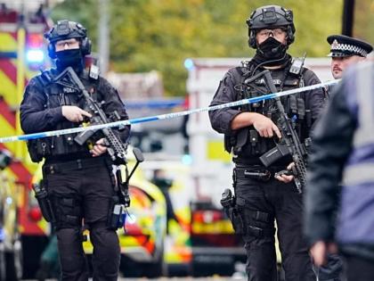 watch Manchester synagogue attack latest2 dead and suspect shot after appalling car and stabbing incident killed see video | यहूदी प्रार्थना स्थल पर हमला, 2 की मौत और 3 घायल, 'भयावह' कार और चाकूबाज़ी से दहशत, संदिग्ध को गोली मारी गई