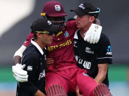 An outstanding show of sportsmanship in the game between West Indies and New Zealand | वेस्टइंडीज के चोटिल खिलाड़ी के साथ न्यूजीलैंड के खिलाड़ियों ने किया ऐसा काम, हर तरफ हो रही है तारीफ