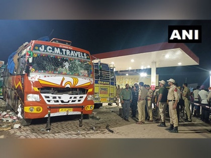 jammu lashmir Huge explosion in two buses within 8 hours in Udhampur 2 injured damage to many buses | J&K: उधमपुर में 8 घंटे के भीतर दो बसों में हुए जोरदार धमाके, 2 घायल, कई बसों को हुआ नुकसान