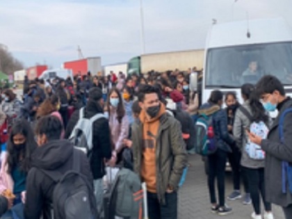Parents of students of Jammu and Kashmir stranded in Ukraine raised the issue of safe return of children | यूक्रेन में फंसे जम्मू-कश्मीर के छात्रों के अभिभावकों ने उठाया बच्चों की सुरक्षित वापसी का मुद्दा