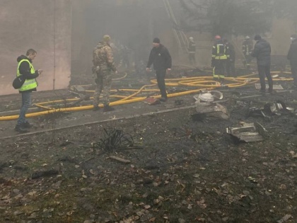 Ukraine helicopter crashed hitting building Interior Minister deputy 16 killed helicopter crash near Kyiv see video | यूक्रेन में बड़ा हादसा, बिल्डिंग से टकराकर क्रैश हुआ हेलिकॉप्टर, गृह मंत्री और तीन बच्चों सहित 18 लोगों की मौत, देखें वीडियो