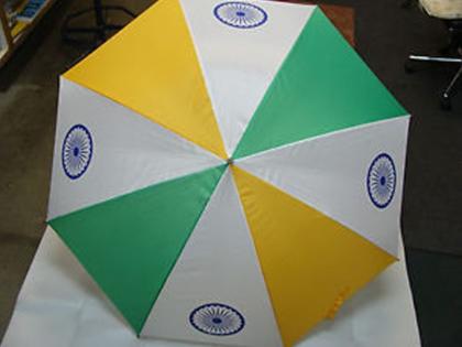 why carry tricolour umbrella Hajj pilgrims interesting reason behind | हज करने गए भारतीय मुसलमानों के हाथों में तिरंगा छाता, जानिए वायरल हुई तस्वीरें के पीछे का सच
