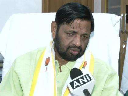 Uttar Pradesh Murder took place at the residence of Union Minister Kaushal Kishore pistol of MP's son found from the spot | उत्तर प्रदेश: केंद्रीय मंत्री कौशल किशोर के आवास पर हुई हत्या, घटनास्थल से मिली सांसद के बेटे की पिस्तौल Uttar Pradesh Murder took place at the residence of Union Minister Kaushal Kishore pistol of MP's son found from the spot | उत्तर प्रदेश: केंद्रीय मंत्री कौशल किशोर के आवास पर हुई हत्या, घटनास्थल से मिली सांसद के बेटे की पिस्तौल