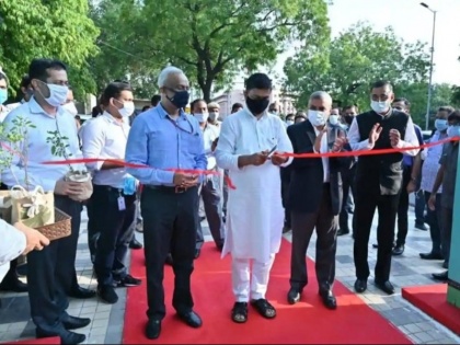 India's first public EV charging plaza inaugurated in Delhi | भारत के पहले सार्वजनिक इलेक्ट्रिक व्हीकल चार्जिंग प्लाजा का हुआ उद्घाटन, इलेक्ट्रिक गाड़ियों को होगी आसानी