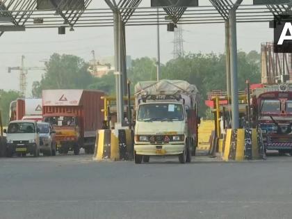 Maharashtra: Shopkeepers playing hide and seek in Odd-Even !, some shops opening even after closed day; Majority will have to be maintained | ऑड-ईवन में लुका-छिपी खेल रहे दुकानदार!, बंद का दिन होने पर भी खुल रहीं कुछ दुकानें; महापालिका को बरतनी होगी थोड़ी Maharashtra: Shopkeepers playing hide and seek in Odd-Even !, some shops opening even after closed day; Majority will have to be maintained | ऑड-ईवन में लुका-छिपी खेल रहे दुकानदार!, बंद का दिन होने पर भी खुल रहीं कुछ दुकानें; महापालिका को बरतनी होगी थोड़ी