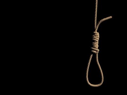 In Hamirpur, the nurse committed suicide, it is written in the suicide note that the senior ward sister was disturbing. | हमीरपुर में नर्स ने की खुदकुशी, सुसाइड नोट में लिखा है कि सीनियर वार्ड सिस्टर परेशान कर रही थी In Hamirpur, the nurse committed suicide, it is written in the suicide note that the senior ward sister was disturbing. | हमीरपुर में नर्स ने की खुदकुशी, सुसाइड नोट में लिखा है कि सीनियर वार्ड सिस्टर परेशान कर रही थी