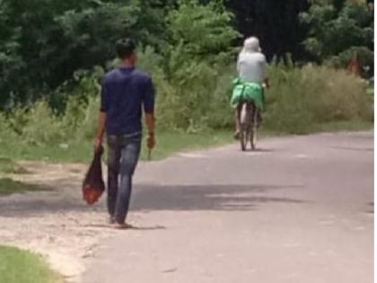 Uttar Pradesh Angered by sister's relationship in Barabanki brother becomes murderer reaches police station with sister's severed head in hand | उत्तर प्रदेश: बाराबंकी में बहन के रिलेशनशिप से नाराज भाई बना कातिल, बहन का कटा सिर हाथ में लेकर पहुंचा थाने Uttar Pradesh Angered by sister's relationship in Barabanki brother becomes murderer reaches police station with sister's severed head in hand | उत्तर प्रदेश: बाराबंकी में बहन के रिलेशनशिप से नाराज भाई बना कातिल, बहन का कटा सिर हाथ में लेकर पहुंचा थाने