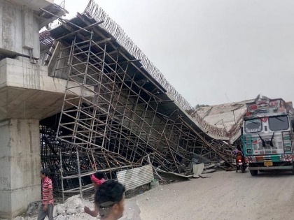 uttar pradesh basti flyover collapsed on national highway 28 in hindi | यूपी के बस्ती में NH-28 पर बना फ्लाईओवर ढहा, चार लोग घायल, राहत एवं बचाव कार्य जारी