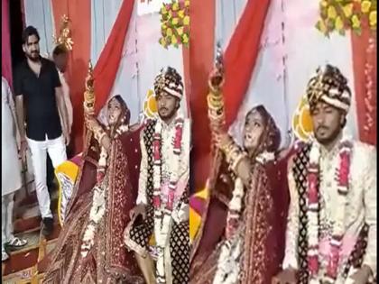 up bride fired several rounds during Hathras district wedding ceremony police took action after video viral | उत्तर प्रदेश: शादी समारोह के दौरान दुल्हन ने की कई राउंड फायरिंग, वीडियो वायरल होने पर पुलिस ने की कार्रवाई