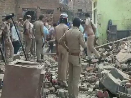 UP: Half a dozen people died and many injured in fire-cracker factory explosion in Etah | उत्तर प्रदेश: एटा में पटाखा फैक्ट्री में भीषण धमाका, आधा दर्जन लोगों की मौत, कई घायल