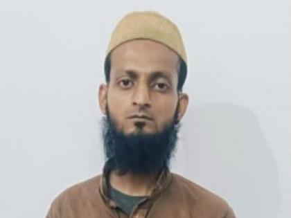 UP Man Arrested For Spying For Pakistan was Part Of Anti-National WhatsApp Groups | UP: वाराणसी में रहकर पाकिस्तान के लिए जासूसी कर रहा था शख्स, पुलिस ने दबौचा