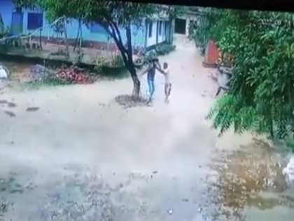UP sitapur A Class 12 student opened fire on school Principal with an illegal weapon arrest | यूपीः झगड़े को लेकर डांटे जाने के बाद छात्र ने प्रिंसिपल को तीन बार मारी गोली, देखें वीडियो