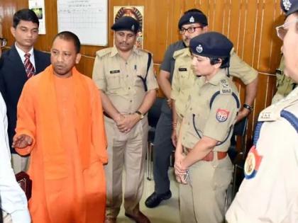 10 big things about police commissioner system, will this decision of Yogi government reduce DM's power? | पुलिस आयुक्त प्रणाली की 10 बड़ी बातें, क्या योगी सरकार के इस फैसले से कम होगी डीएम की पॉवर? 10 big things about police commissioner system, will this decision of Yogi government reduce DM's power? | पुलिस आयुक्त प्रणाली की 10 बड़ी बातें, क्या योगी सरकार के इस फैसले से कम होगी डीएम की पॉवर?