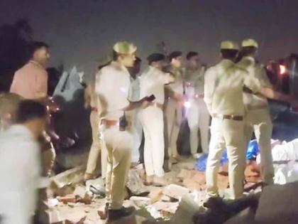 Ayodhya House collapses powerful explosion 5 people dead many injured watch video Uttar Pradesh District Hospital | शक्तिशाली विस्फोट के बाद मकान ढहा, 5 लोगों की मौत और कई घायल, देखिए वीडियो