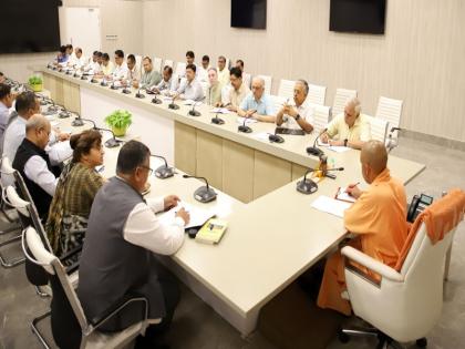 CM Yogi became active regarding filling the vacant posts in UP, said- officers should send the list of vacant posts to the selection commission | सीएम योगी यूपी के रिक्त पद भरने को लेकर हुए एक्टिव, निर्देश में कहा- खाली पदों की लिस्ट चयन आयोग को भेजे अफसर