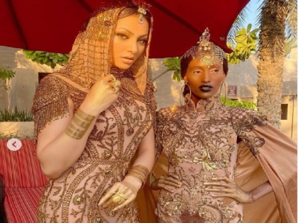 Video: Urvashi Rautela Wearing exquisite Gold outfit valued at 5 million USD, played Cleopatra famous queen of egypt | 37 करोड़ की खूबसूरत ड्रेस पहनकर उर्वशी रौतेला ने निभाया इजिप्ट की रानी का किरदार, वीडियो हुआ वायरल