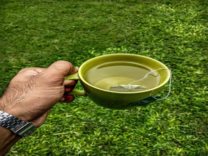 use green tea daily to get energy and boost immunity health tips in hindi | नहीं करते है तो आज से ही शुरू कर दें हर रोज ग्रीन टी का सेवन, सेहत को मिलेंगे चमत्कारी लाभ, जानें खूबियां-इस्तेमाल के फायदे