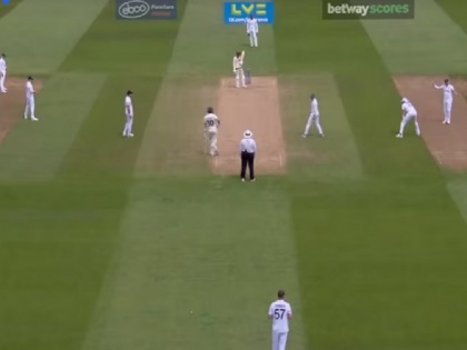 Ashes Series, England's Unconventional Field Set-up to take wicket fo Usman Khawaja In first test, watch video | एशेज सीरीज: इंग्लैंड के अजीबोगरीब फिल्ड सेट-अप में जब फंस गए उस्मान ख्वाजा, 6 खिलाड़ियों ने घेर रखा था...देखें वीडियो