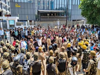 नोएडा हिंसक प्रदर्शन के बाद यूपी सरकार ने की न्यूनतम मजदूरी में वृद्धि, मजदूरों के लिए बड़ी राहत