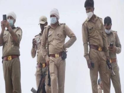 Kanpur Shootout 10 news Constables transferred to Chaubepur police station | Kanpur Shootout: चौबेपुर थाने में तबादला कर भेजे गए 10 कॉन्स्टेबल, आधी रात को जारी हुआ ऑर्डर