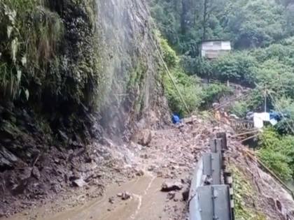 imd rain alert 55 people died due to rain in Himachal Pradesh trouble increased due to landslides in Uttarakhand red alert issued for heavy rain | हिमाचल प्रदेश में बारिश के कारण 55 लोगों की मौत तो उत्तराखंड में भूस्खलन से बढ़ी मुसीबत, भारी बारिश का 'रेड' अलर्ट जारी