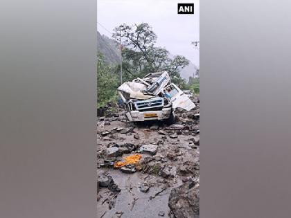 Uttarakhand Debris fell on the road due to rain on Gangotri Highway 4 pilgrims killed 10 injured | उत्तराखंड: गंगोत्री हाईवे पर बारिश से सड़क पर गिरा मलबा; 4 तीर्थ यात्रियों की मौत, 10 घायल