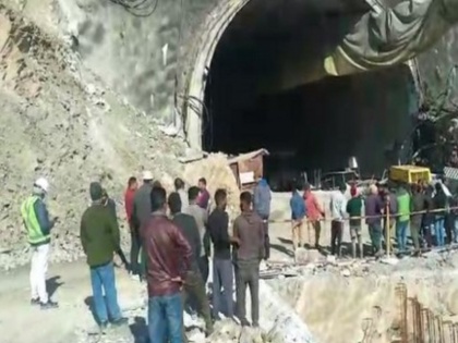 uttarakhand 30-40 labors trapped in tunnel collapse | Uttarakhand Tunnel Collapse: सुरंग धंसने से करीब 40 मजदूर फंसे, एनडीआरएफ का जारी है रेस्क्यू ऑपरेशन