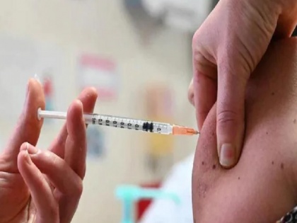 Over 1.5 crore youngsters between the 15-18 age group are fully vaccinated now tells Union Health Minister Dr Mansukh Mandaviya | COVID-19 Vaccine: 15-18 आयु वर्ग के 1.5 करोड़ से अधिक किशोरों का हुआ पूरी तरह से टीकाकरण, स्वास्थ्य मंत्री ने दी जानकारी