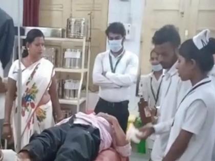 Fearless criminals shot and robbed a youth of Rs 12 lakh in Bihar, police engaged in investigation | बिहार में बेखौफ अपराधियों ने युवक को गोली मर लूट लिए 12 लाख रुपए, पुलिस छानबीन में जुटी Fearless criminals shot and robbed a youth of Rs 12 lakh in Bihar, police engaged in investigation | बिहार में बेखौफ अपराधियों ने युवक को गोली मर लूट लिए 12 लाख रुपए, पुलिस छानबीन में जुटी