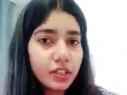 Hardoi Video gram pradhan student Vaishali Yadav trapped Ukraine goes viral social media Panchayat Raj issues notice see video | गांव की प्रधान वैशाली यादव का यूक्रेन में फंसे होने का वीडियो वायरल, प्रशासन ने शुरू की जांच कैसे गई विदेश, देखें Hardoi Video gram pradhan student Vaishali Yadav trapped Ukraine goes viral social media Panchayat Raj issues notice see video | गांव की प्रधान वैशाली यादव का यूक्रेन में फंसे होने का वीडियो वायरल, प्रशासन ने शुरू की जांच कैसे गई विदेश, देखें