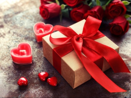 Valentine's Day 2020: wishes in hindi shayari, quotes, wallpapers, status messages and sms | Valentine's Day 2020: अपने साथी को इस रोमांटिक मैसेज और SMS से करें Valentines Day विश, आपके प्यार में हो जाएंगी दीवानी