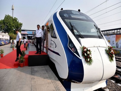 Vande Bharat breaks bullet train record catches 0 to 100 kmph in just 52 seconds video viral | वीडियो: Vande Bharat ने तोड़ा बुलेट ट्रेन का रिकॉर्ड, केवल 52 सेकेंड में पकड़ी 0 से 100 किमी प्रति घंटे की रफ्तार