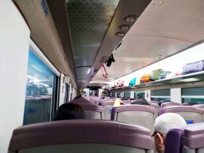 Vande Bharat Express After all why person remained locked toilet Vande Bharat Express broke toilet door and came out you will be shocked hear reason | Vande Bharat Express: आखिर क्यों वंदे भारत एक्सप्रेस के शौचालय में शख्स घंटों तक बंद रहा, शौचालय का दरवाजा तोड़कर बाहर निकाला, वजह सुन होंगे दंग