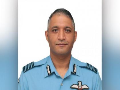 chopper crash Helicopter survivor Group Captain Varun Singh shifted Bangalore situation critical father arrived | chopper crash: हेलीकॉप्टर दुर्घटना में जीवित बचे ग्रुप कैप्टन वरुण सिंह बेंगलुरु शिफ्ट, स्थिति गंभीर, पिता पहुंचे