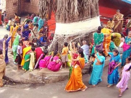 vat savitri vat purnima 2020 date time importance significanc shubh muhurat puja vidhi in hindi | Vat Purnima Vrat 2020: कल है वट पूर्णिमा व्रत, पति की लम्बी उम्र के लिए महिलाएं रखेंगी व्रत-जानें पूजा विधि