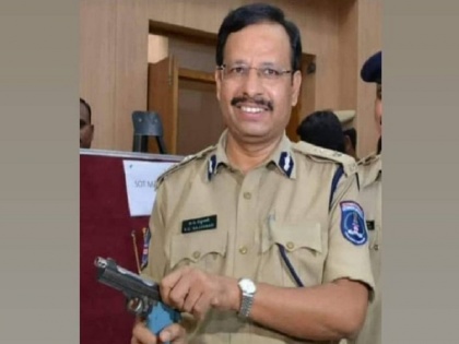Hyderabad Disha Rape-Murder Case: Commissioner V C Sajjanar led similar encounter in Warangal in 2008 | हैदराबाद रेप-हत्याकांड: पुलिस कमिश्नर का रहा है एनकाउंटर का पुराना इतिहास, कहे जा रहे रियल सिंघम