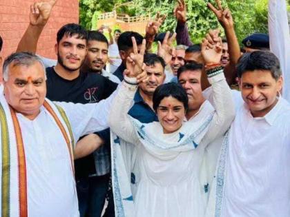 Vinesh Phogat assets 4 luxury cars house 2 crore invest in shares | विनेश फोगाट के पास 4 लग्जरी कार, शेयरों में भी 19 लाख, कर्ज भी.., करोड़ों का घर Vinesh Phogat assets 4 luxury cars house 2 crore invest in shares | विनेश फोगाट के पास 4 लग्जरी कार, शेयरों में भी 19 लाख, कर्ज भी.., करोड़ों का घर