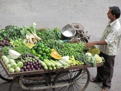 coronavirus gautam budh nagar noida District Magistrate Released List of fruit and vegetable vendors to serve the hotspots | कोरोना: नोएडा के सील हुए इलाकों में मोबाइल नंबर पर कॉल कर मंगा सकते हैं सब्जियां व फल, जिलाधिकारी ने जारी की वेंडर की लिस्ट