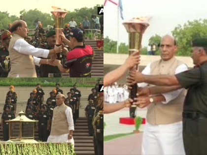 Rajnath Singh lights the ‘Victory Flame’ from National War Memorial over 20 years kargil war | कारगिल युद्ध के 20 साल: राजनाथ ने जलाई 'विजय मशाल', 11 कस्बों-शहरों से होकर पहुंचेगी द्रास   