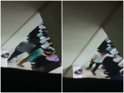 video Juniors slapped standing in line name ragging in mp Ratlam Medical College 6 seniors expelled | VIDEO: रतलाम मेडिकल कॉलेज में रैगिंग के नाम पर जूनियर्स को लाइन में खड़ा कर मारा गया थप्पड़, 6 सीनियर्स हुए निष्कासित