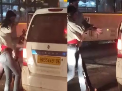 Video surfaced of forcibly forcing a girl to sit in a car on delhi Mangolpuri flyover probe on | दिल्ली: मंगोलपुरी फ्लाईओवर के पास लड़की को पिटते हुए गाड़ी में जबरन बैठाने का वीडियो आया सामने, जांच में जुटी पुलिस