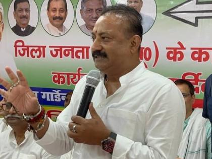 NDA Legislature Party Meeting not taken contract fulfilling coalition dharma Heated argument Deputy Chief Minister Vijay Kumar Sinha and Minister Ashok Choudhary CM Nitish sits quietly | एनडीए विधानमंडल दल बैठकः गठबंधन धर्म निभाने का ठेका नहीं ले रखा?, उपमुख्यमंत्री सिन्हा और मंत्री चौधरी के बीच जमकर कहा-सुनी, चुपचाप बैठे सीएम नीतीश