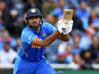 ICC World Cup 2019: Vijay Shankar hit on toe by Jasprit Bumrah yorker during net session | CWC 2019: टीम इंडिया के एक और खिलाड़ी को लगी ट्रेनिंग के दौरान चोट, भुवनेश्वर का भी अगले दो मैचों में खेलना संदिग्ध